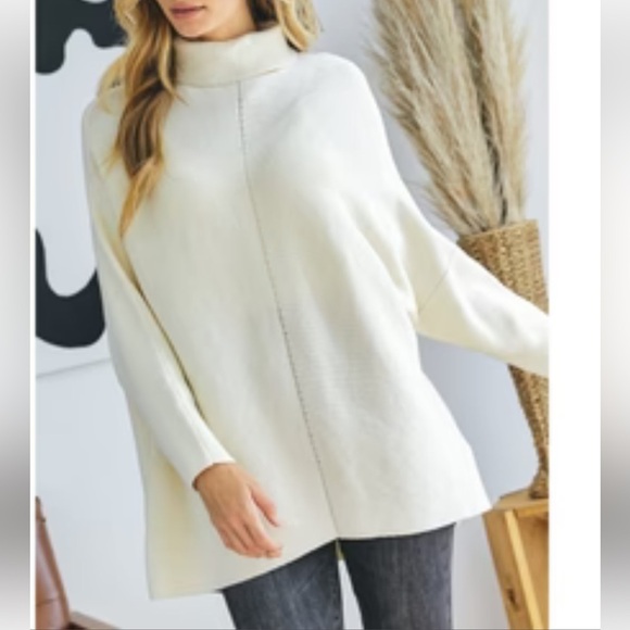 Curvy Cream Turtle neck sweater size extra small oversized. - Picture 1 of 14